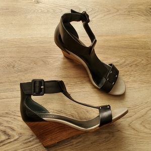 Caslon T Strap 3 inch Sandal Size 6